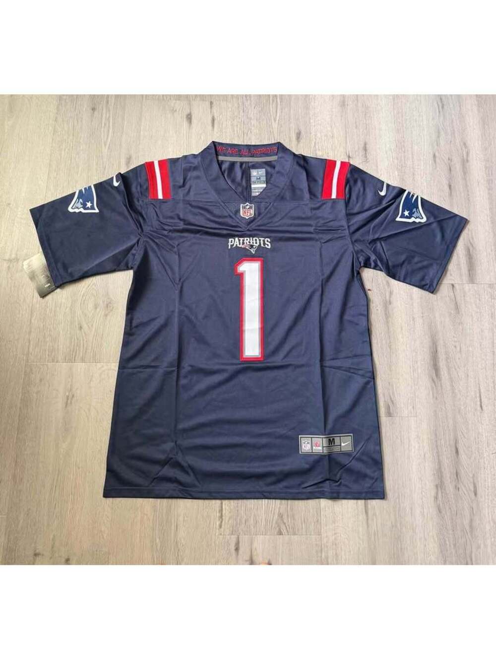 AJ Brown New England Patriots Jersey Adult Medium NWT